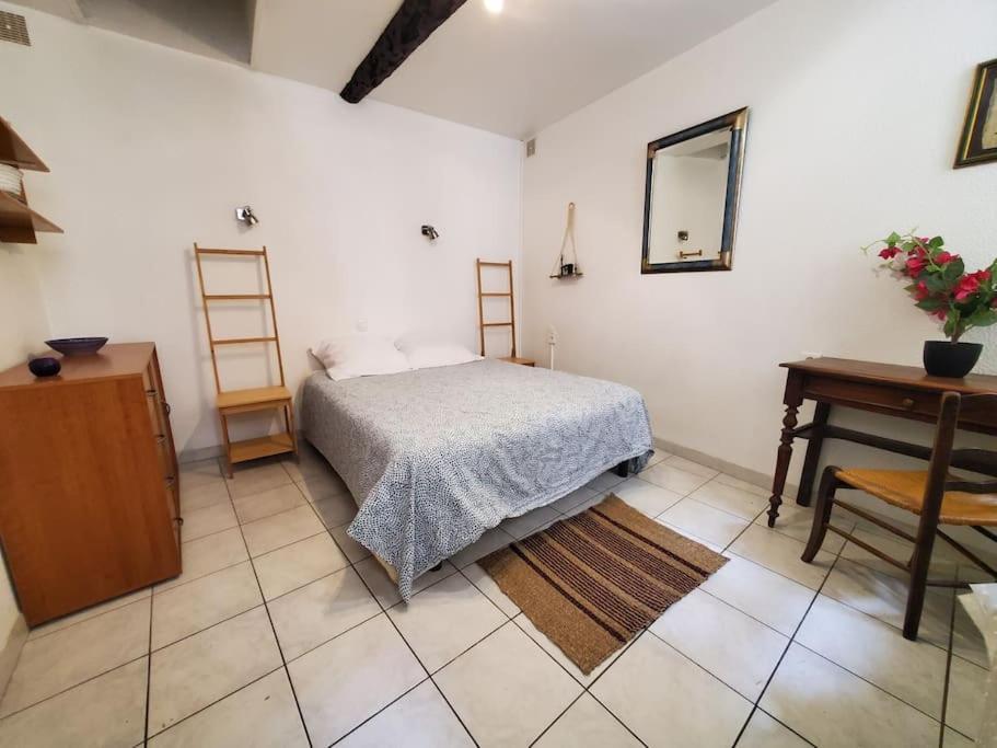 A L'Ombre De La Cathedrale Apartment Narbonne Exterior photo