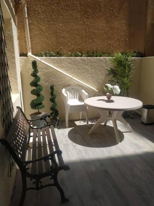A L'Ombre De La Cathedrale Apartment Narbonne Exterior photo
