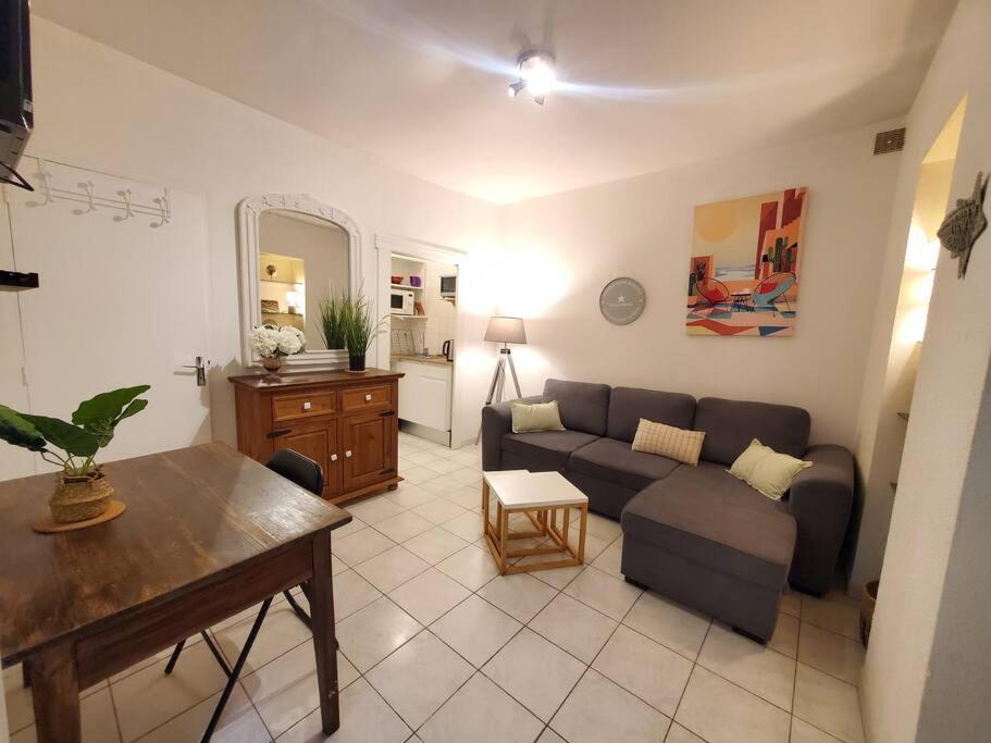 A L'Ombre De La Cathedrale Apartment Narbonne Exterior photo